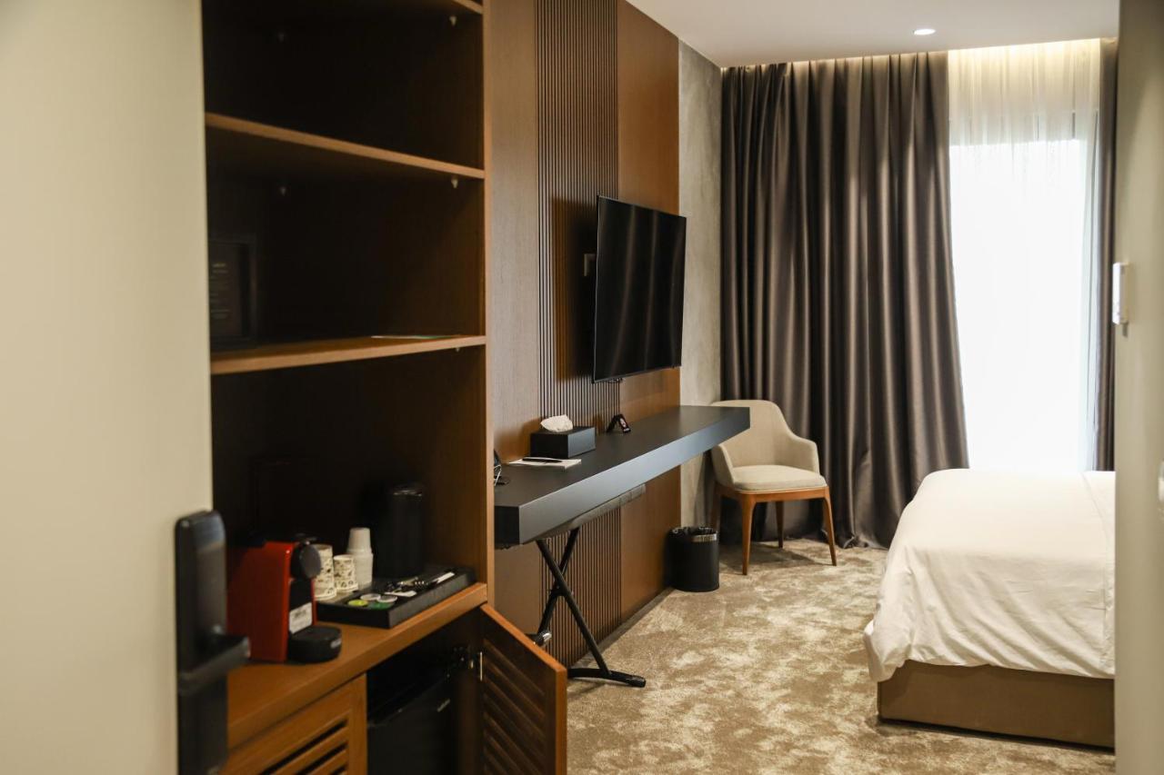 Urbanin Apartment & Hotel Тирана Екстериор снимка
