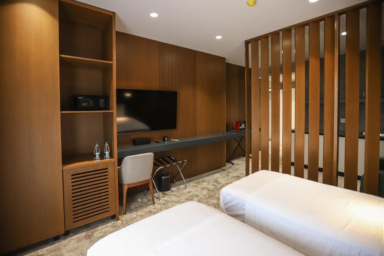 Urbanin Apartment & Hotel Тирана Екстериор снимка