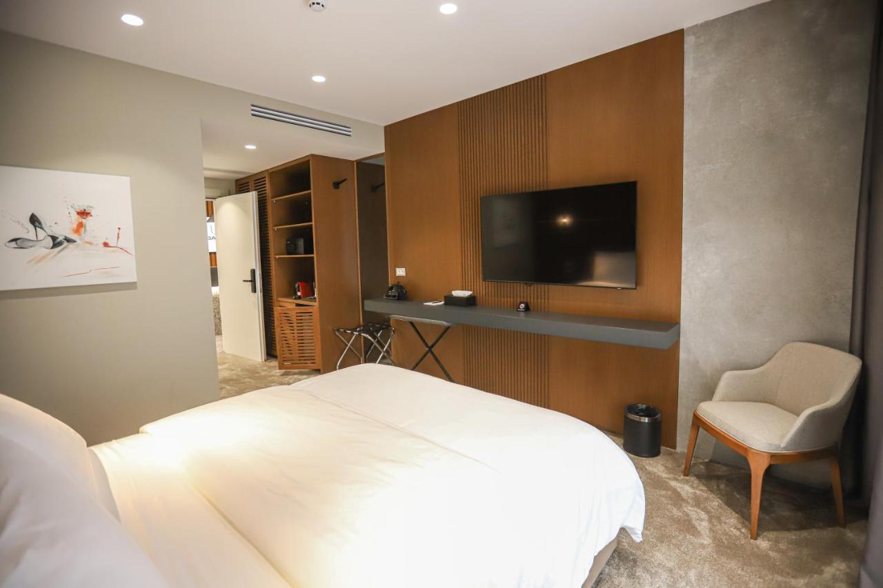 Urbanin Apartment & Hotel Тирана Екстериор снимка