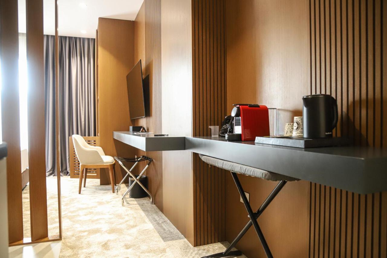 Urbanin Apartment & Hotel Тирана Екстериор снимка